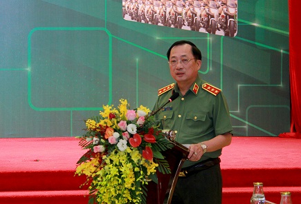 Thứ trưởng Nguyễn Văn Thành phát biểu tại Hội thảo.
