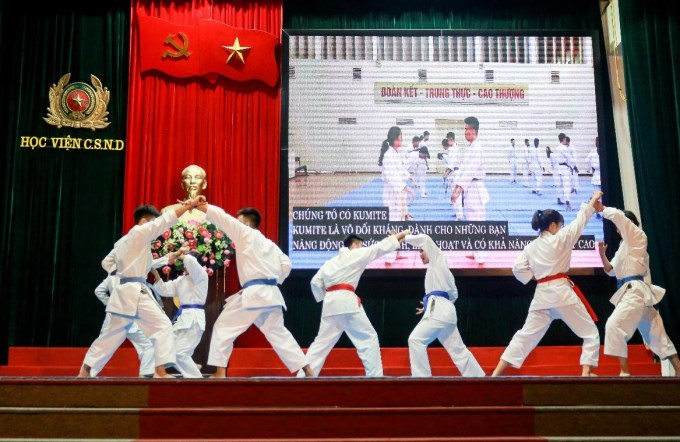 Tiết mục biểu diễn của CLB Karatedo Học viện Cảnh sát nhân dân