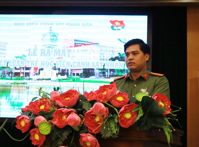 Thiếu tá Đồng Đức Vũ, Ủy viên Ban thường vụ Trung ương Đoàn TNCS Hồ Chí Minh, Bí thư Đoàn Thanh niên Bộ Công an phát biểu tại buổi ra mắt