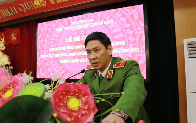 Thiếu tướng, GS.TS Trần Minh Hưởng, Giám đốc Học viện phát biểu tại lễ bế giảng