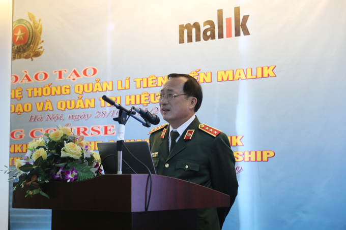 Thứ trưởng Nguyễn Văn Thành giảng dạy về khoa học tư duy hệ thống
