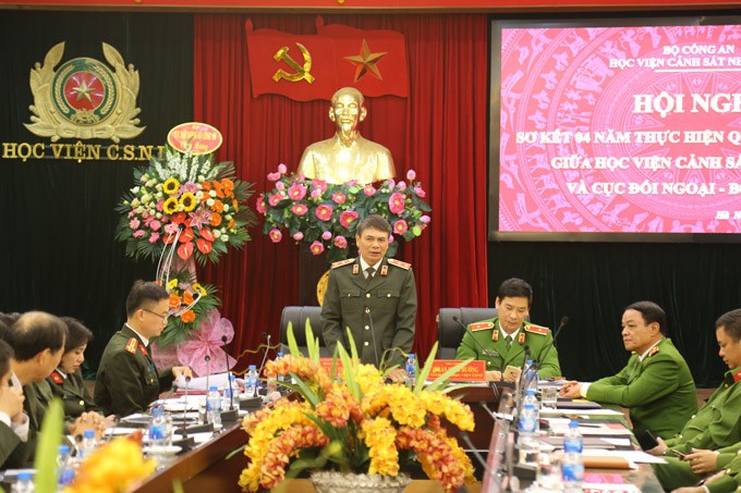 Trung tướng Trương Văn Thông và Thiếu tướng Trần Minh Hưởng đồng chủ trì Hội nghị