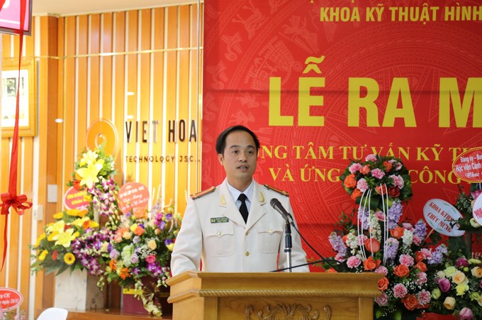 Trung tá, TS Hoàng Trọng Lực, Phó Trưởng Khoa phụ trách khoa Kỹ thuật hình sự - Học viện CSND giới thiệu về Trung tâm