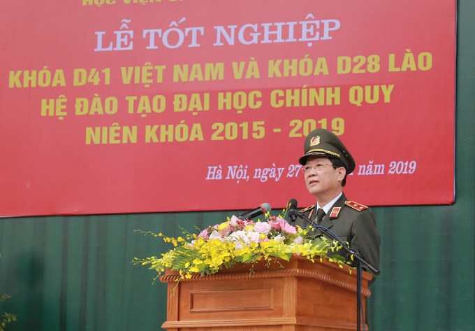 Trung tướng Nguyễn Văn Sơn - Thứ trưởng Bộ Công an phát biểu tại lễ bế giảng