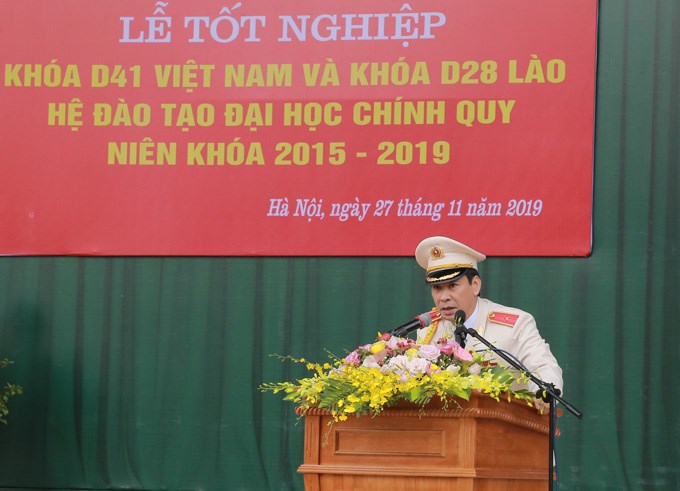 Thiếu tướng, GS.TS Trần Minh Hưởng, Giám đốc Học viện phát biểu tại lễ bế giảng