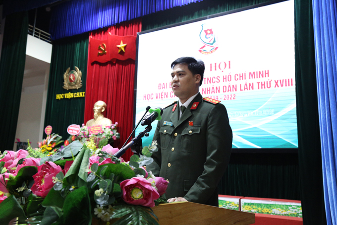 Thiếu tá Đồng Đức Vũ - Bí thư Đoàn Thanh niên Bộ Công an phát biểu tại Đại hội