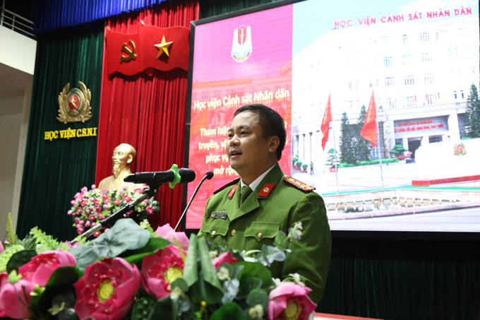 Đại tá, PGS.TS Phạm Công Nguyên, Phó Giám đốc Học viện CSND phát biểu tại Hội nghị