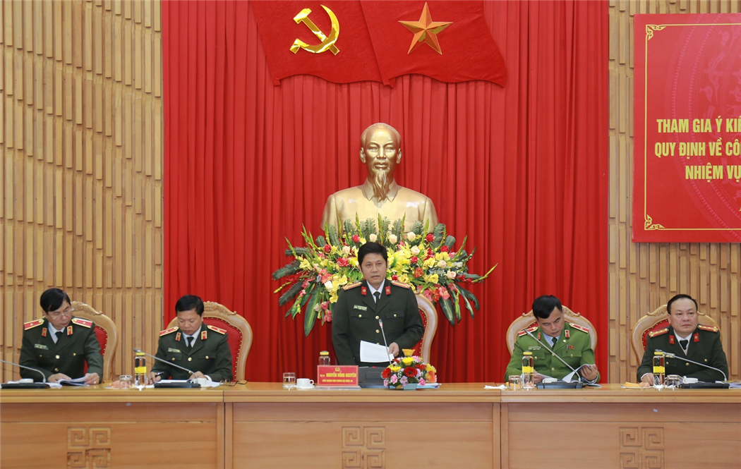 Đại tá Nguyễn Hồng Nguyên, Phó Chánh Văn phòng Bộ Công an phát biểu tại Hội thảo.