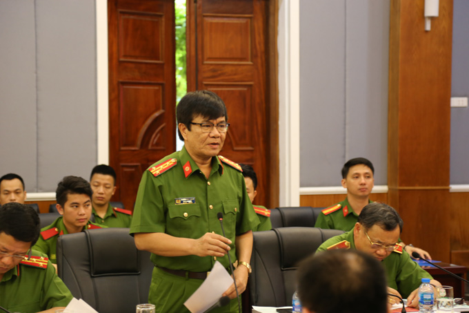 Đại tá, TS Khương Duy Oanh Phó Giám đốc - Thủ trưởng Cơ quan CSĐT Công an tỉnh Thanh Hóa phát biểu tham luận tại Hội thảo