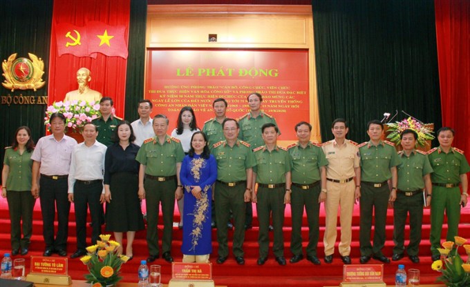Bộ trưởng Tô Lâm với các đại biểu tham dự Lễ phát động.