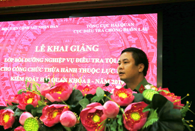 Đại tá, PGS.TS Phạm Công Nguyên, Phó Giám đốc Học viện phát biểu tại Lễ khai giảng