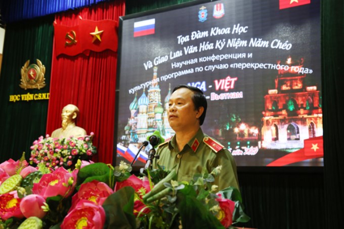 Thiếu tướng Bùi Minh Giám, Cục trưởng Cục Đào tạo trao đổi về vai trò, tầm quan trọng của quan hệ hợp tác Việt - Nga trong giáo dục, đào tạo