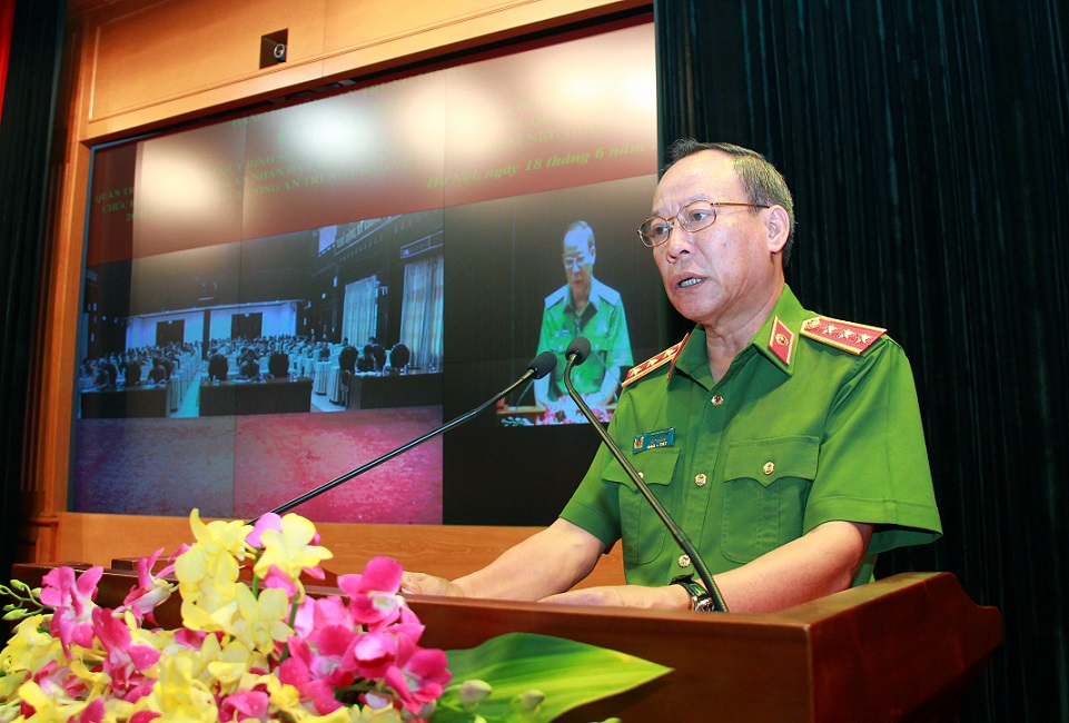 Thứ trưởng Lê Quý Vương trực tiếp truyền đạt nội dung tại Hội nghị.