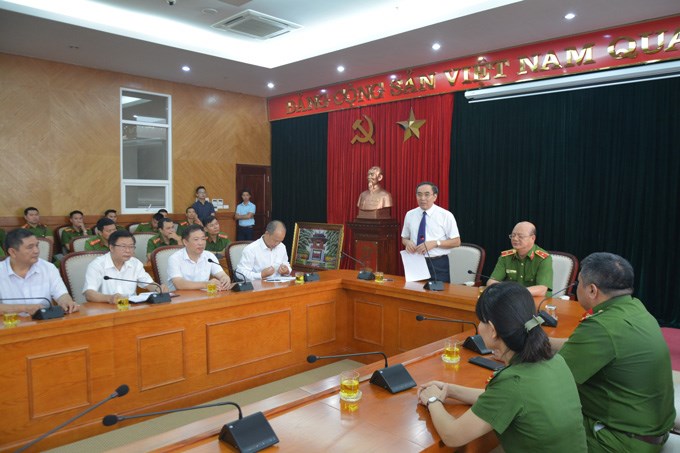 Ông Phạm Văn Hà - Chánh án TAND cấp cao phát biểu tại buổi làm việc
