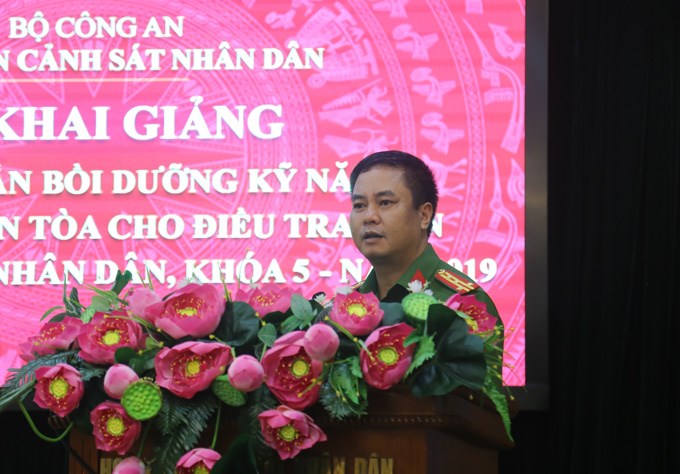 Đại tá, PGS.TS Phạm Công Nguyên - Phó Giám đốc Học viện tuyên bố khai giảng lớp bồi dưỡng