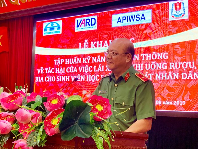 Thiếu tướng, PGS.TS Trần Minh Chất, Phó Giám đốc Học viện phát biểu tại buổi lễ