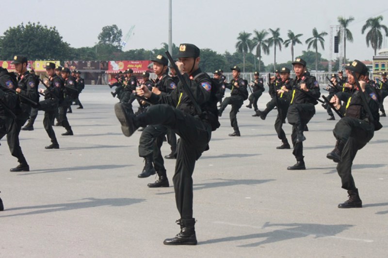 Màn biểu diễn của lực lượng Cảnh sát cơ động
