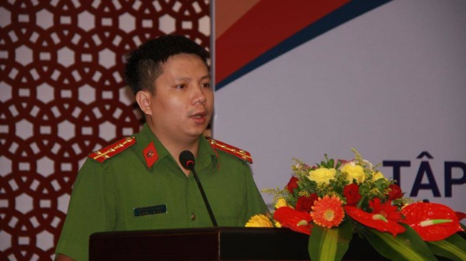 Đại Uý, Tiến sĩ Nguyễn Đức Khiêm (Học viện CSND) trình bày tổng quan thực trạng tình hình TNGT đường bộ liên quan tới nước ngoài, khách du lịch nước ngoài tại Việt Nam