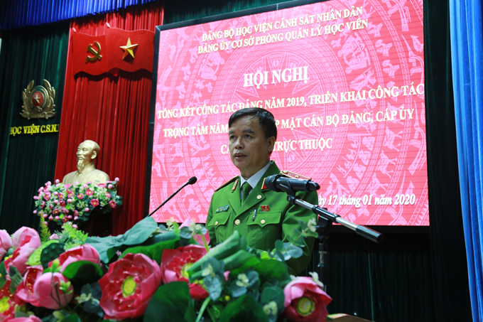 Thiếu tướng, GS.TS Nguyễn Đắc Hoan, Phó Giám đốc Học viện phát biểu tại Hội nghị