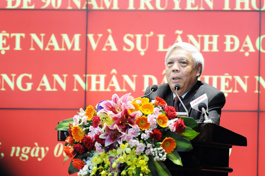 PGS.TS Nguyễn Trọng Phúc giới thiệu Chuyên đề 90 năm truyền thống vẻ vang Đảng Cộng sản Việt Nam