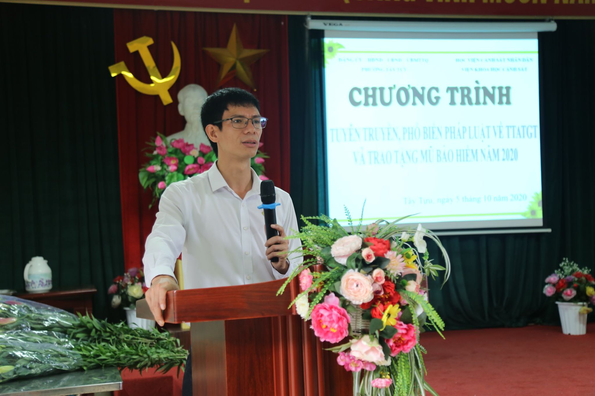 Đồng chí Nguyễn Viết Mạnh - Phó Bí thư thường trực, Chủ tịch HĐND phát biểu tại chương trình