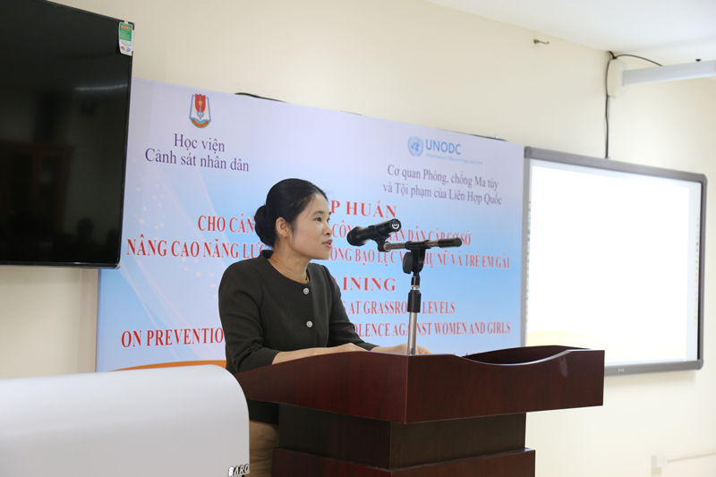 Bà Nguyễn Nguyệt Minh - Phụ trách Văn phòng UNODC Việt Nam phát biểu tại lễ bế mạc khóa tập huấn