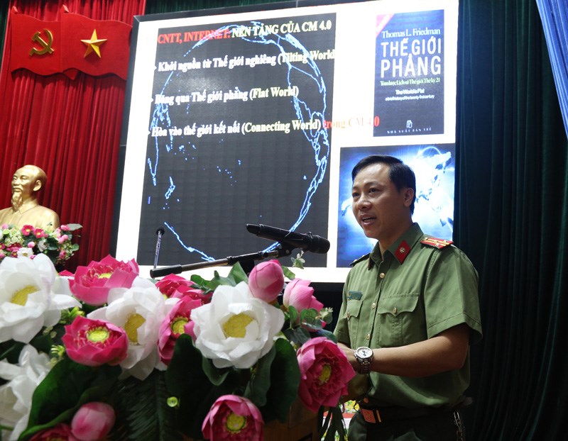 Thượng tá Nguyễn Đình Đỗ Thi - Phó Trưởng phòng Tham mưu, Cục An ninh mạng và phòng chống tội phạm sử dụng công nghệ cao, Bộ Công an tại buổi báo cáo thực tế
