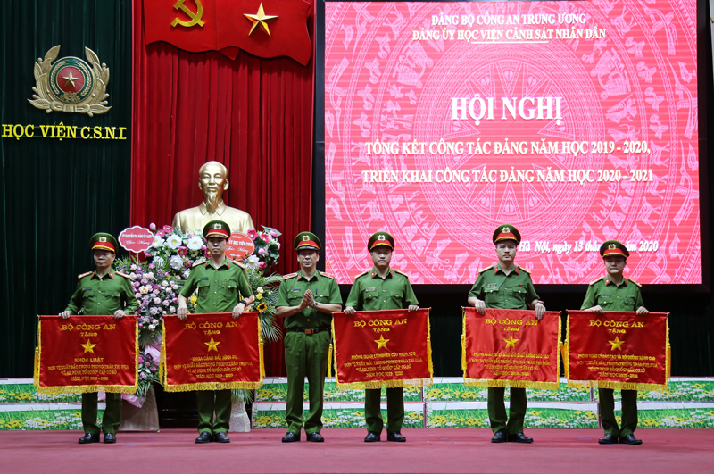 05 đơn vị thuộc Học viện vinh dự được Bộ Công an trao tặng Cờ thi đua
