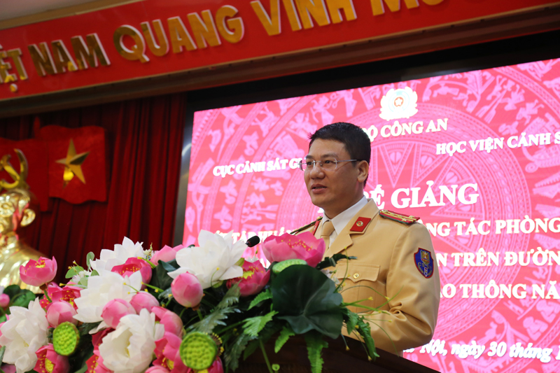 Đại tá, TS Đỗ Thanh Bình, Phó Cục trưởng Cục CSGT phát biểu tại lễ bế giảng khóa tập huấn