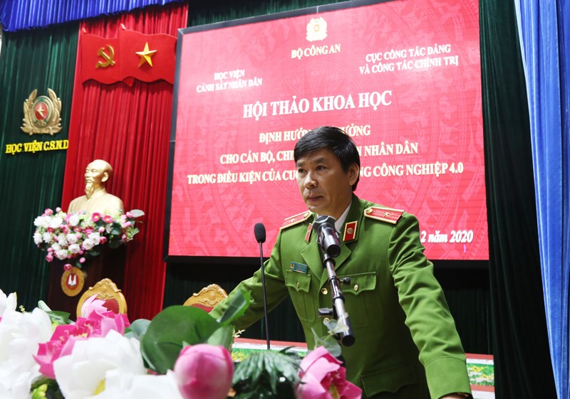 Thiếu tướng, GS.TS Trần Minh Hưởng, Bí thư Đảng ủy, Giám đốc Học viện phát biểu tại Hội thảo