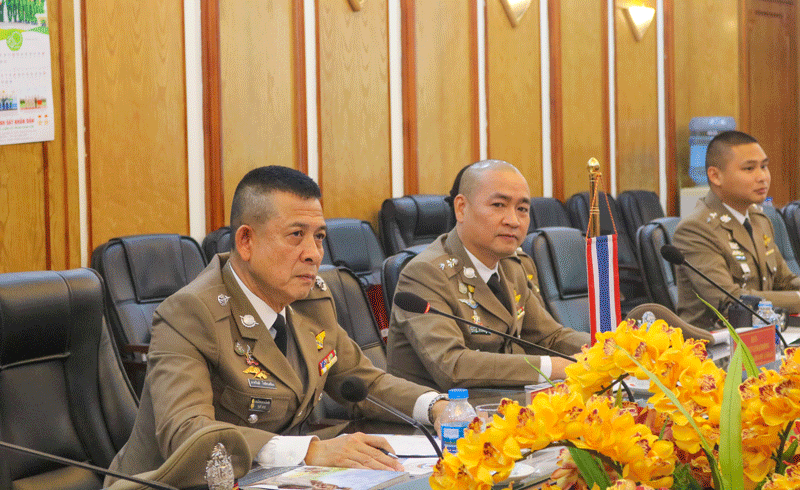 Trung tướng Archawan Jotikasthira - Giám đốc Học viện CSHG Thái Lan phát biểu tại buồi làm việc