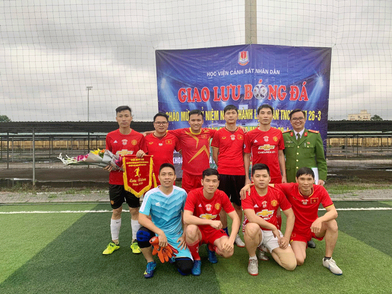 Giao lưu bóng đá giữa BCH Đoàn Thanh niên Học viện với Chi đoàn Bộ môn Nghiệp vụ cơ bản