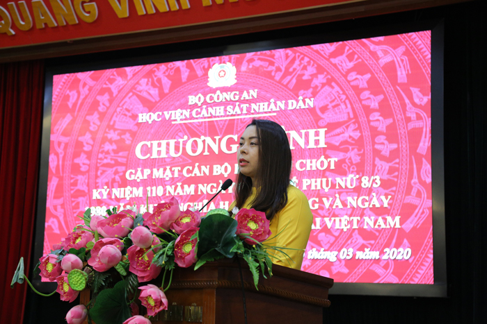 Đồng chí Đại uý Lại Thị Hiền - Chủ tịch Hội Phụ nữ Học viện phát động hưởng ứng “Ngày hội Áo dài Việt Nam” trong toàn thể hội viên
