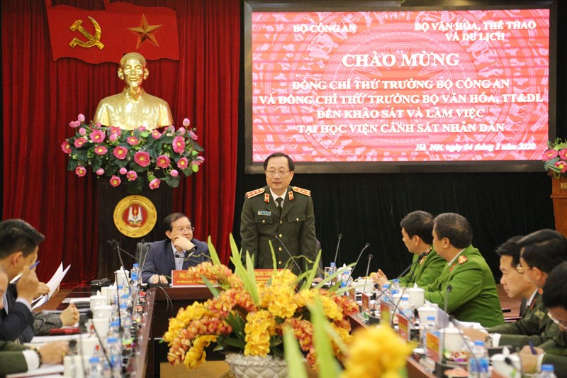 Thượng tướng, PGS.TS Nguyễn Văn Thành, Thứ trưởng Bộ Công an phát biểu kết luận buổi làm việc