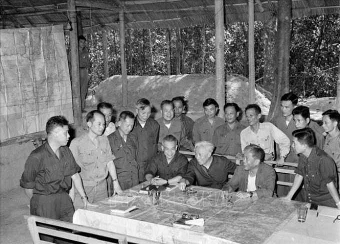 Trong ảnh: Bộ Chỉ huy Chiến dịch Hồ Chí Minh tại căn cứ Tà Thiết - Lộc Ninh (tháng 4/1975). Ảnh: TTXVN