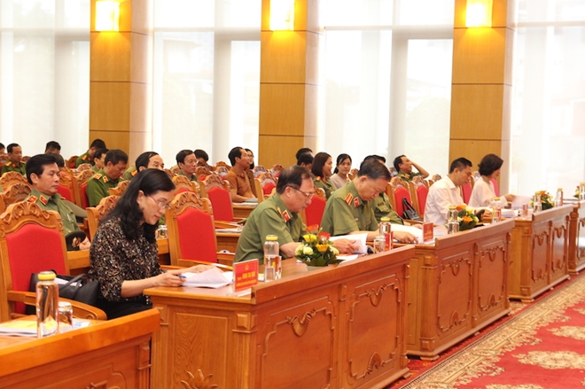 Bộ trưởng Tô Lâm với các đại biểu dự hội nghị.
