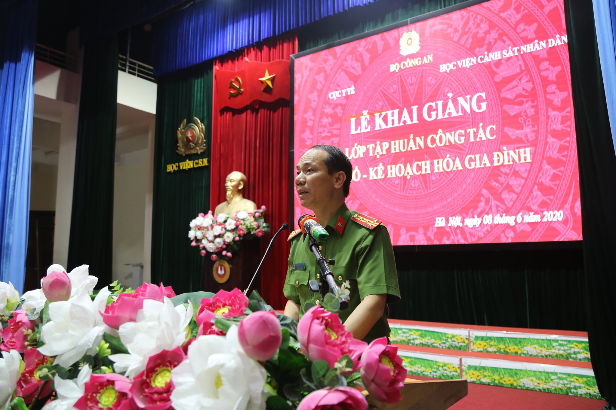 Đại tá Trần Quang Huyên - Phó Giám đốc Học viện CSND phát biểu chỉ đạo tại Lớp tập huấn