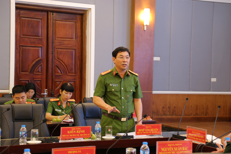 Đại tá Đinh Văn Chuyền, Phó Cục trưởng Cục Cảnh sát ĐTTP về ma túy, Bộ Công an tham luận tại Hội thảo