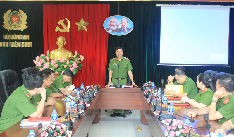 Thiếu tướng, GS.TS Nguyễn Đắc Hoan, Phó Giám đốc Học viện CSND phát biểu tại buổi gặp mặt