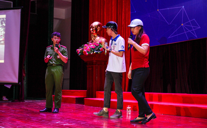 Phần thi đạt giải “Đội thuyết trình hay nhất” vòng chung kết cụm Khu vực Hà Nội của học viên Nguyễn Khánh Hoàng lớp B10-D42