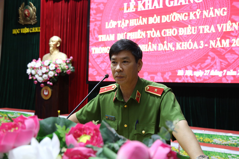 Thiếu tướng, GS.TS Trần Minh Hưởng, Giám đốc Học viện phát biểu tại lễ khai giảng khóa học