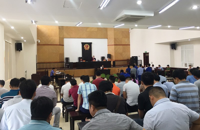 Các học viên trực tiếp theo dõi phiên tòa thực tế tại Tòa án cấp cao Hà Nội