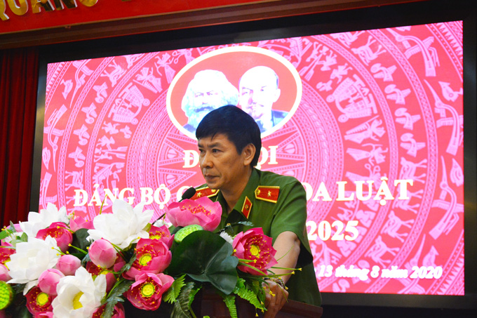 Thiếu tướng, GS.TS Trần Minh Hưởng, Bí thư Đảng ủy, Giám đốc Học viện phát biểu chỉ đạo tại Đại hội