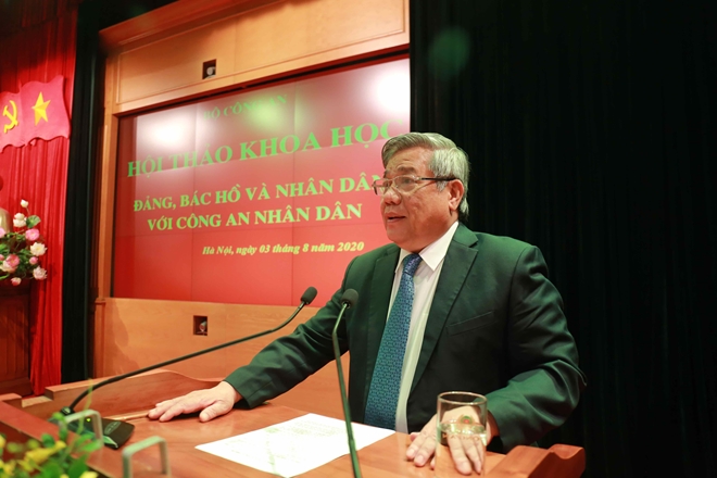 GS, TSKH Vũ Minh Giang phát biểu tại Hội thảo