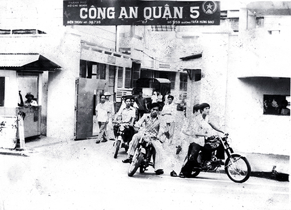 Đội săn bắt cướp, Công an quận 5, TP Hồ Chí Minh lên đường làm nhiệm vụ. Ảnh tư liệu