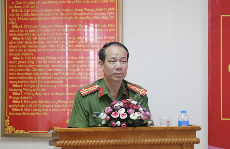 Đại tá, TS Trần Quang Huyên, Phó Giám đốc Học viện phát biểu chỉ đạo tại Đại hội