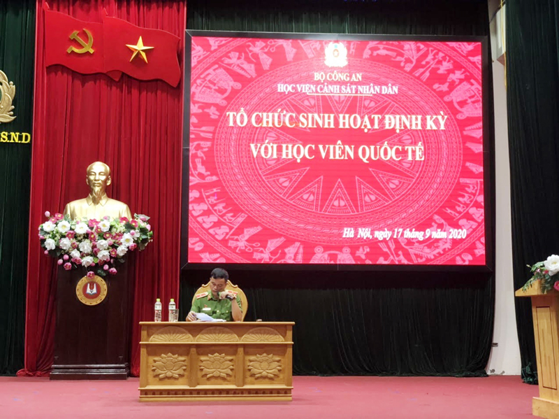 Thiếu tướng, GS.TS Nguyễn Đắc Hoan, Phó Giám đốc Học viện chủ trì buổi sinh hoạt