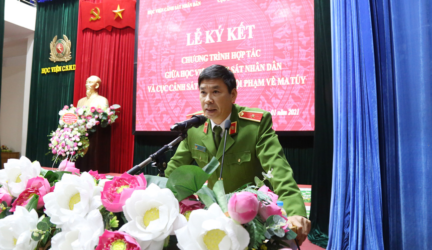 Thiếu tướng, GS. TS Trần Minh Hưởng, Giám đốc Học viện CSND phát biểu tại buổi lễ
