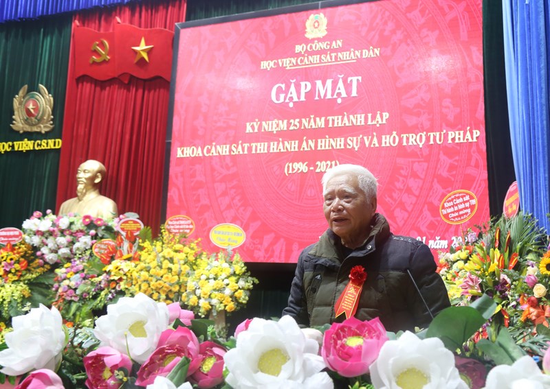 Đại tá, Nhà giáo ưu tú Trần Quang Phú - Trưởng Khoa đầu tiên của Khoa THAHS&HTTP chia sẻ kỷ niệm tại buổi lễ