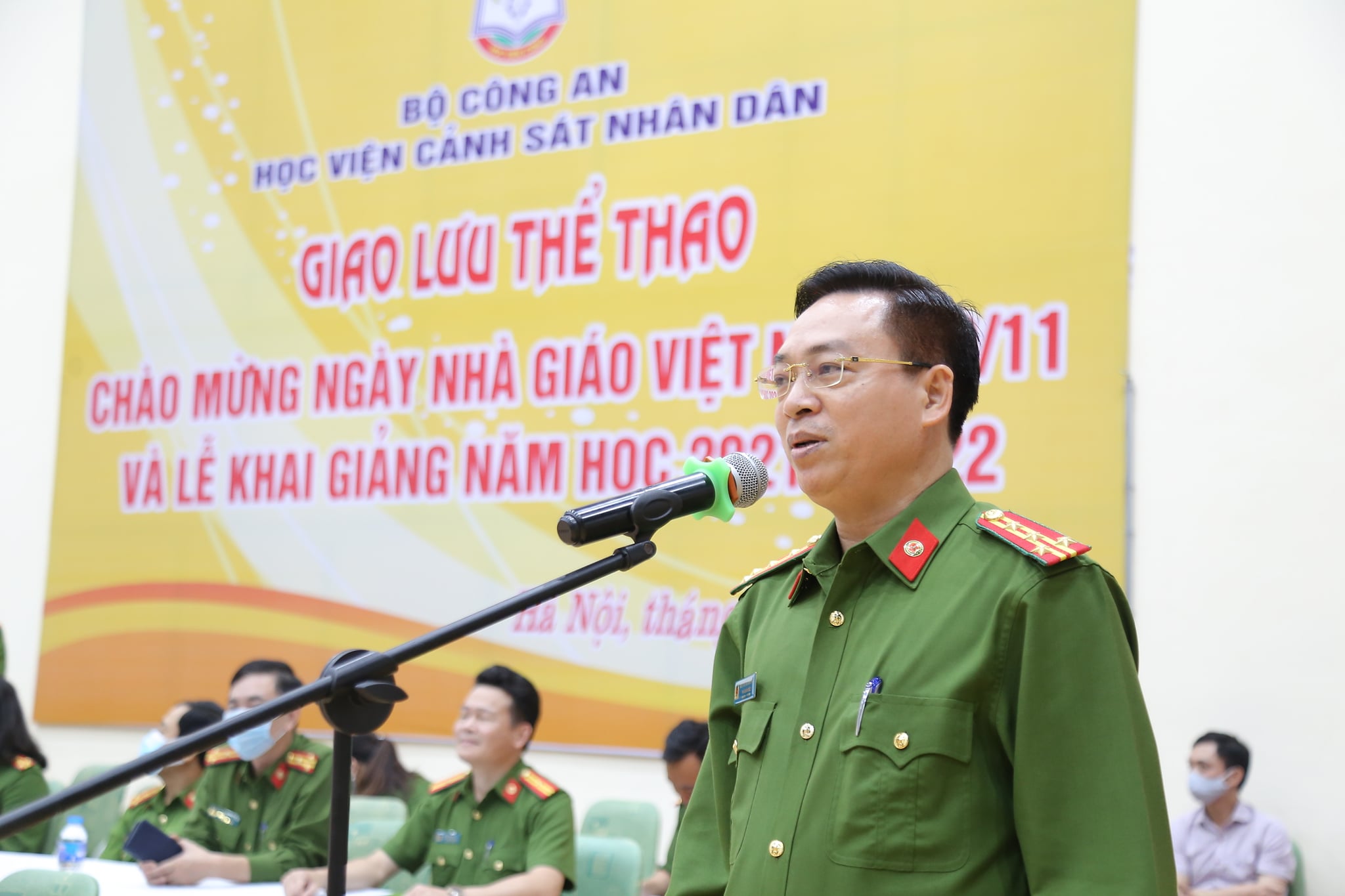 Đại tá Nguyễn Đăng Sáu - Phó Giám đốc Học viện phát biểu Bế mạc Giải thể thao